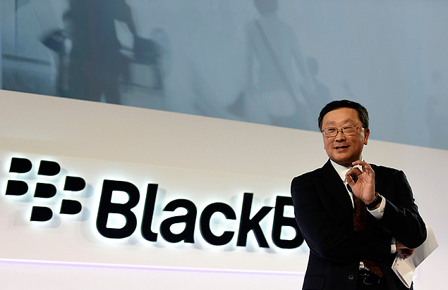 Presidente-executivo da BlackBerry, John Chen fala durante o lanamento evento em Toronto