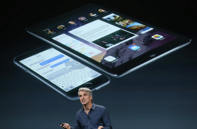 Craig Frederighi, vice-presidente-snior de software da Apple, discute o iOS 8 em evento