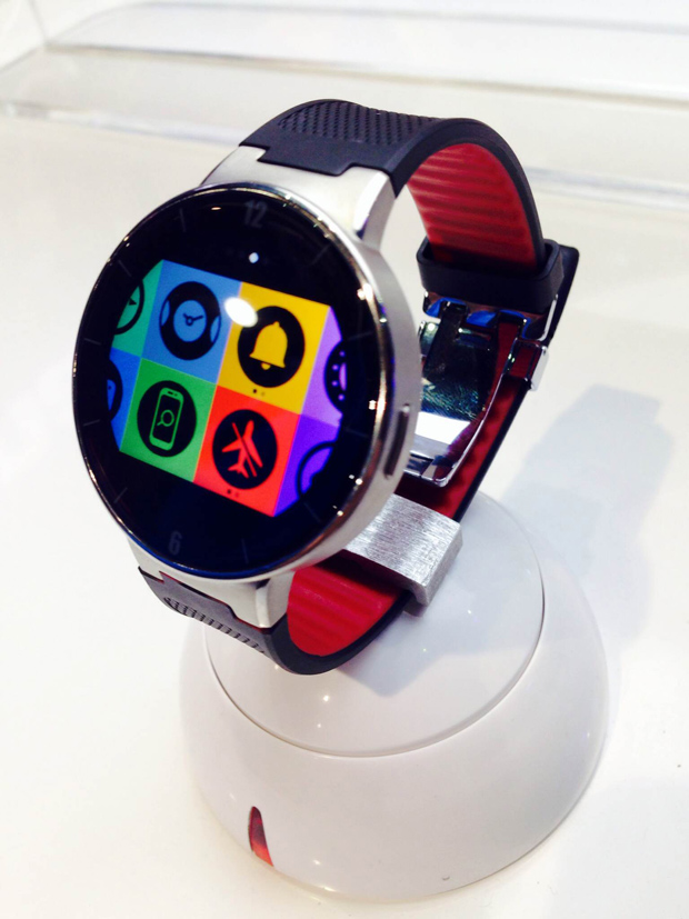 Alcatel apresenta relgio inteligente de baixo custo OneTouch Watch
