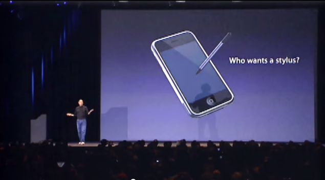 Steve Jobs ironiza stylus durante apresentao do primeiro iPhone