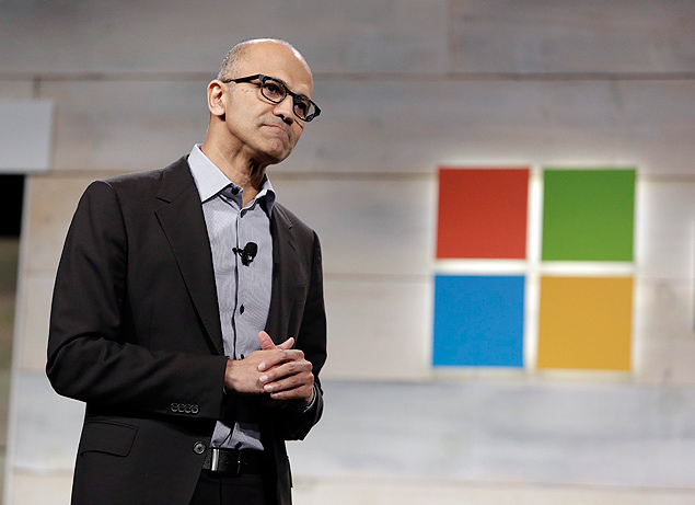 O executivo-chefe da Microsoft, Satya Nadella, durante evento no fim do ano passado, em Bellevue, Washington