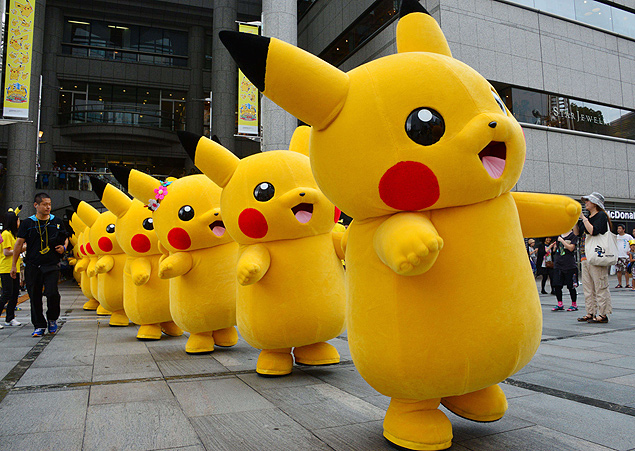 Bonecos do Pikachu, personagem da Nintendo, durante evento em Tquio