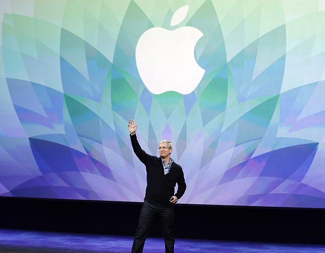 O presidente-executivo da Apple, Tim Cook, em abertura do evento que detalhou o Apple Watch