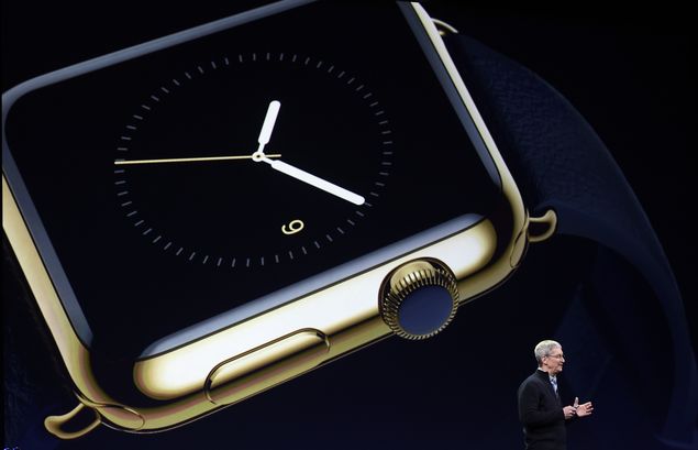 Tim Cook apresenta o Apple Watch de ouro 18 quilates em evento em San Francisco
