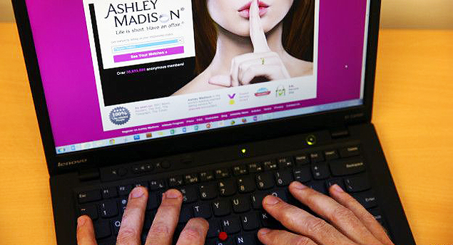 Mulheres relatam como vazamento de dados de site de infidelidade afetou sua vida