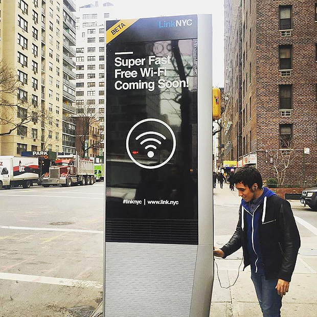 Os orelhes de Nova York esto sendo trocados por pontos de wi-fi gratuito