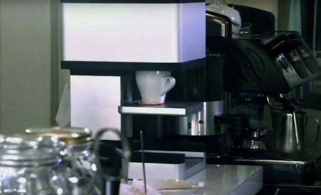 A Ripple Maker  uma mquina que imprime imagens na espuma do leite do caf