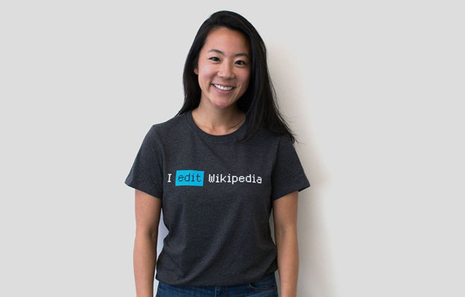 Camiseta  venda por US$ 20 (R$ 81) na loja da Wikipdia