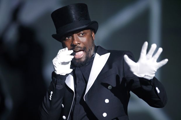  Recording artist Will.i.am performs at Bercy stadium in Paris, December 16, 2013. REUTERS/Benoit Tessier (FRANCE - Tags: ENTERTAINMENT) ORG XMIT: BTE232