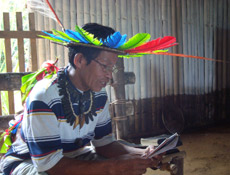 Luiz Laureano, da etnia baniwa, que, entre as lnguas que fala ou entende, conhece nove idiomas