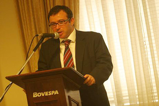 Mrcio Aith na entrega dos prmios do Folha Invest, em 2004.