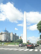 Samos em direo ao monumento do Obelisco e estrada de novo