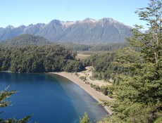 No caminho para o Chile, vale a pena parar e fotografar o lago Espelho