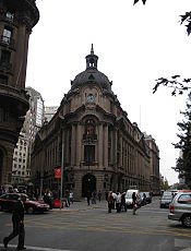 Prédio da Bolsa de Comércio da cidade de Santiago, no Chile