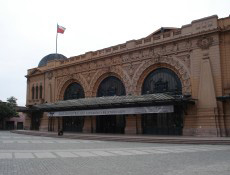 Centro Cultural Estación Mapocho localiza-se na cidade de Santiago, no Chile