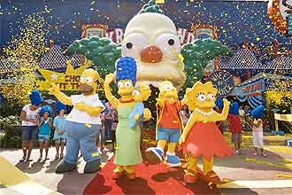 De to famosos, os Simpsons tm at montanha-russa no parque Universal Studios, localizado na cidade de Orlando, Flrida