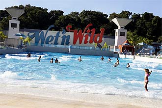 Wet'n'Wild, que fica em Itupeva, possui 12 atraes na gua, como toboguas, piscinas, escorregadores, rio artificial e pula-pula