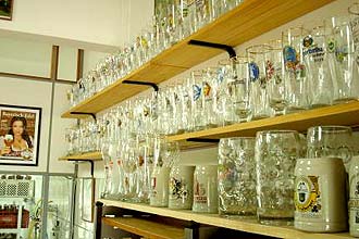 Abadessa tem museu com copos e canecas de vrias cervejarias da Alemanha que abre somente aos sbados mediante onfirmao