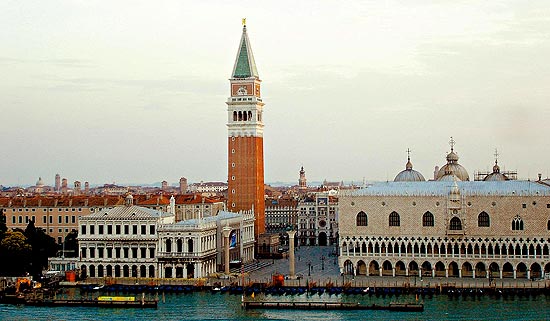 Vista do Palcio Ducale, na piazza San Marco, em Veneza, Itlia; cidade estuda restringir nmero de visitantes
