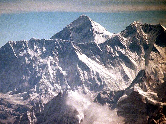 Vista do monte Everest, a mais conhecida montanha da cordilheira do Himalaia