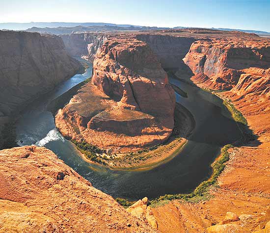 Curva do rio Colorado com formas antropomrficas ao centro,no Horseshoe Canyon do Parque Nacional Canyonlands, no Arizona