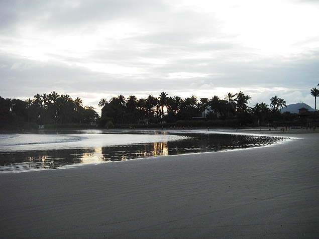 Mar Casado, praia contgua  praia do Pernambuco, no Guaruj (SP)