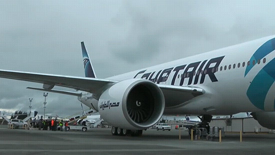 Avio Boeing 777, com a marca da EgyptAir
