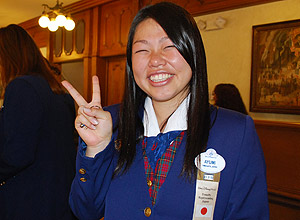 Japonesa Ayumi Takahashi, 22, universitária e trabalhadora temporária no parque Magic Kingdom da Disney