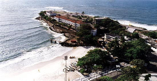Forte de Copacabana, na zona sul, em imagem de duas dcadas atrs; construo  alvo de passeio histrico