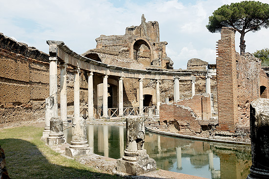 Teatro Marítimo, na Villa Adriano, em Tivoli, cidade próxima a Roma