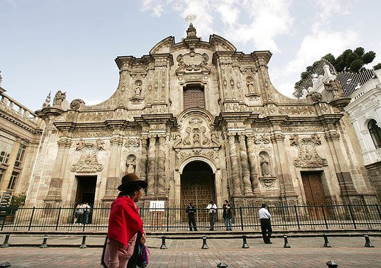Fachada da Companhia de Jesus, uma das 40 igrejas do centro antigo de Quito