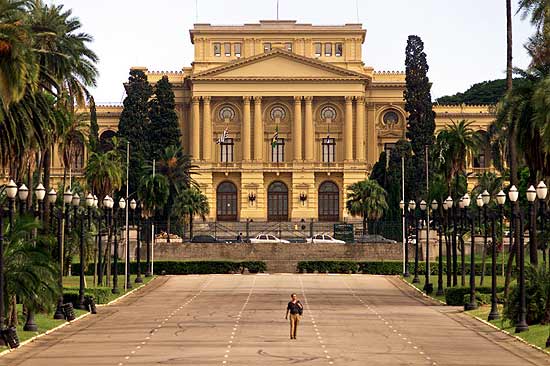 Fachada do museu do Ipiranga, em São Paulo; turismo na cidade aumentou 4,6% em relação a 2010