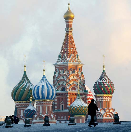 Catedral de So Baslio, na praa Vermelha, em Moscou; construo data do sculo 16