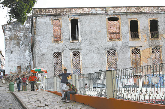 Casa perto do Mercado Central, cujas janelas estão vedadas com tijolos