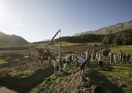 Construção de futuro resort perto da vila de Arkhyz, em Karachay-Cherkessia, norte do Cáucaso russo