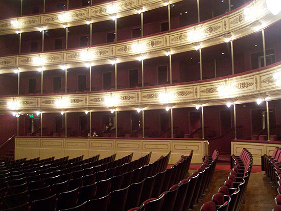 Interior do teatro Solís, mais antiga casa de espetáculos de Montevidéu