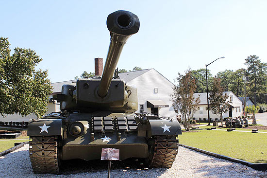 Tanque junto ao U.S. Army Basic Combat Training Museum, na Carolina do Sul