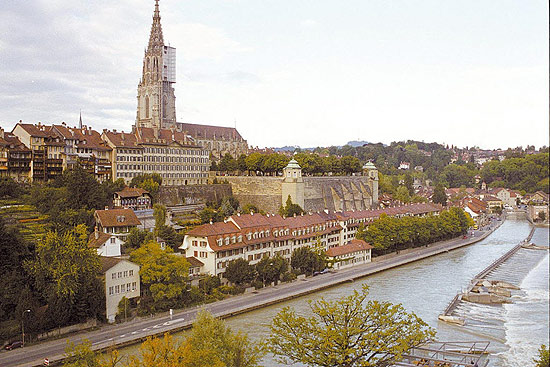 Vista do centro antigo de Berna, capital da Suíça
