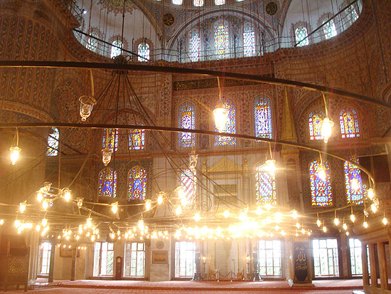 Interior da mesquita Azul, em Istambul, que teve como inspiração o hoje museu Santa Sofia