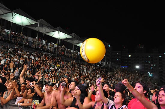 Público participa do Festival de Verão de São Vicente