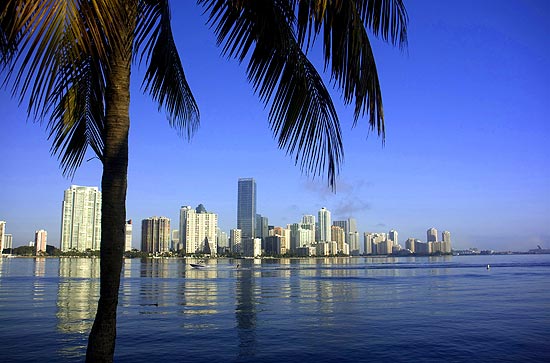 Vista de Miami, EUA; cidade  buscada por brasileiros para compras e passeios culturais