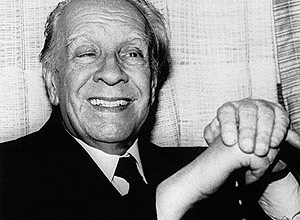O escritor argentino Jorge Luis Borges (1899-1986) em foto de 22 de agosto de 1981 em hotel na Cidade do Mxico
