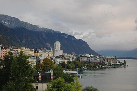 Vista do lago Leman, em Montreux, na Sua; cidade espera receber 220 mil visitantes durante festival