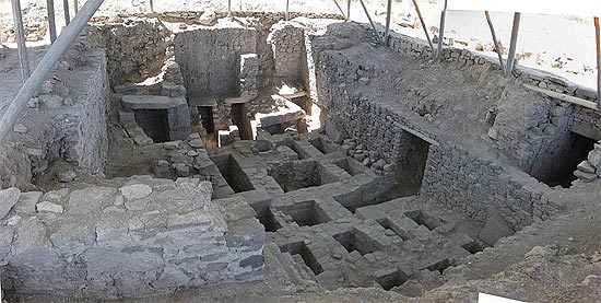 Ruínas de túmulo no complexo arqueológico da cultura Wari, em Ayacucho, no Peru