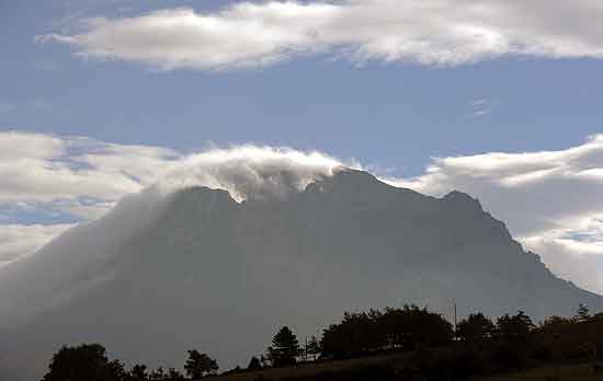 Pico de Bugarach,montanha de 1.231 metros localizada no sul da Frana