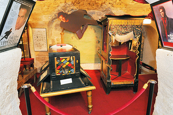 Espao dedicado ao mgico David Copperfield no museu da Magia, em Paris