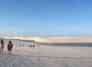 Vanessa Correa da Silva/Folhapress Paisaje único de dunas y lagunas en los Lençóis Maranhenses