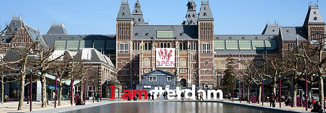 GRA052. AMSTERDAM, 04/04/2013.- Fotografa facilitada por el Rijksmuseum de Amsterdam que el prximo da 13 reabre sus puertas. Intentar limitar el paso de las bicicletas por el corredor central del Rijksmuseum de Amsterdam 