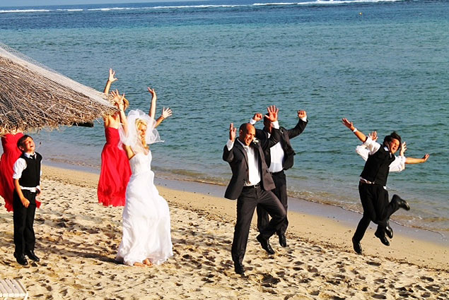 A leitora Silene Figueiredo visitou as ilhas da Oceania no Carnaval do ano passado; do hotel, ela e o marido viram uma festa de casamento 