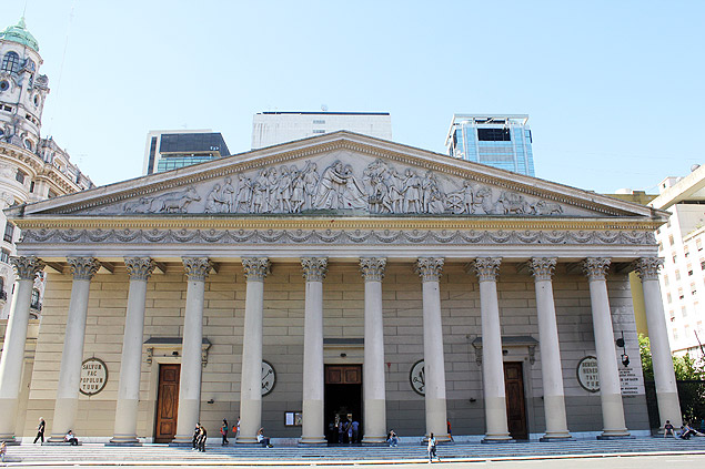 Fachada da Catedral Metropolitana de Buenos Aires, na Argentina